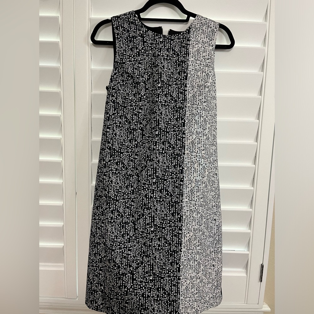 Karl Lagerfeld Black gray and White Shift Dress
